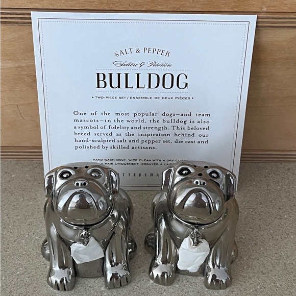 POTTERYBARN Bulldog Salt & Pepper Set - Picture 1 of 1